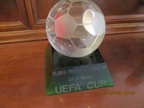 Crystal trophy uefa - crystal,